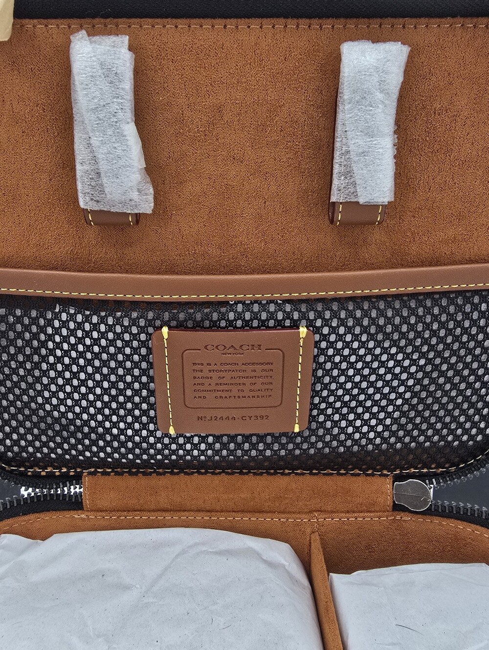 Coach Tech Organizer In Colorblock Signature Canvas Secure Zip Around - Picture 11 of 14